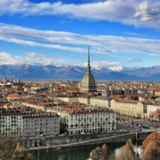 “Il turismo e il mercato del lavoro a Torino e provincia: dati e tendenze”. Lunedì 3 marzo la presentazione dello studio curato dal Collegio Carlo Alberto con il sostegno di Camera di commercio, Turismo Torino e Confesercenti